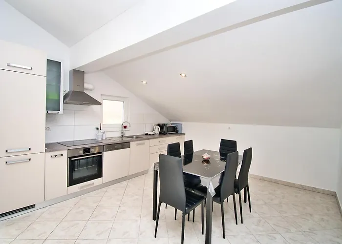 Zorka Apartman Radovin